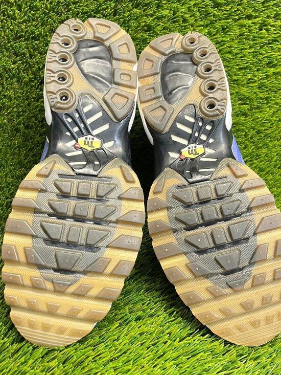 Athletic_Shoes